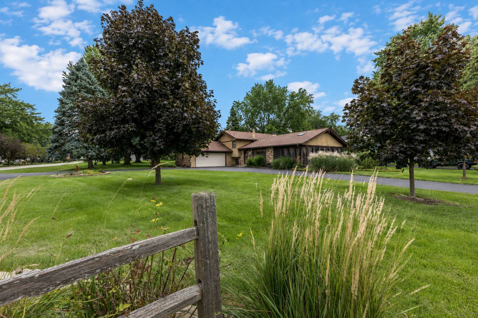 24940 W 103rd ST, Naperville, IL 60564