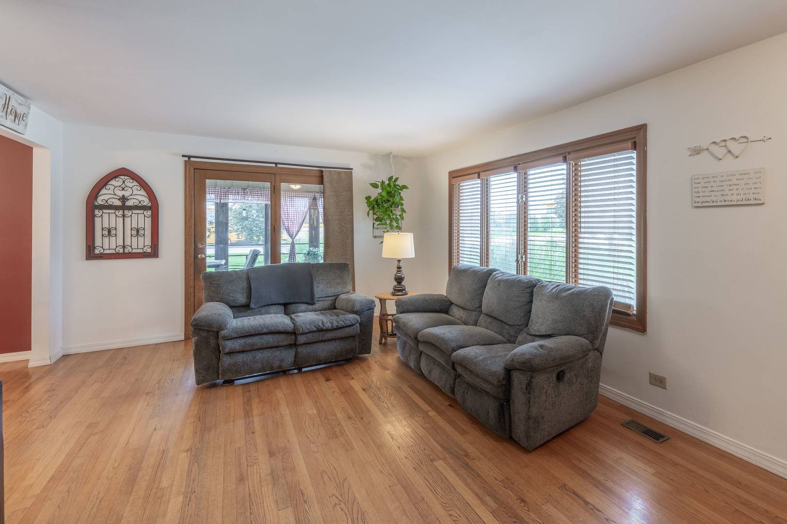 24940 W 103rd ST, Naperville, IL 60564