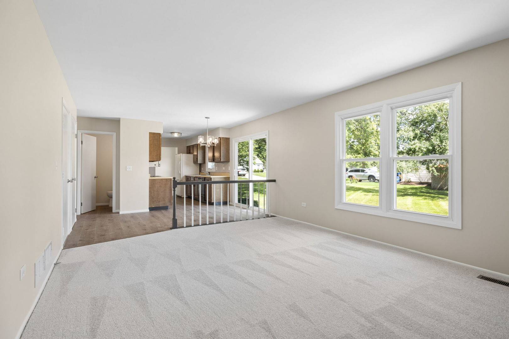 1545 Scottdale CIR, Wheaton, IL 60189