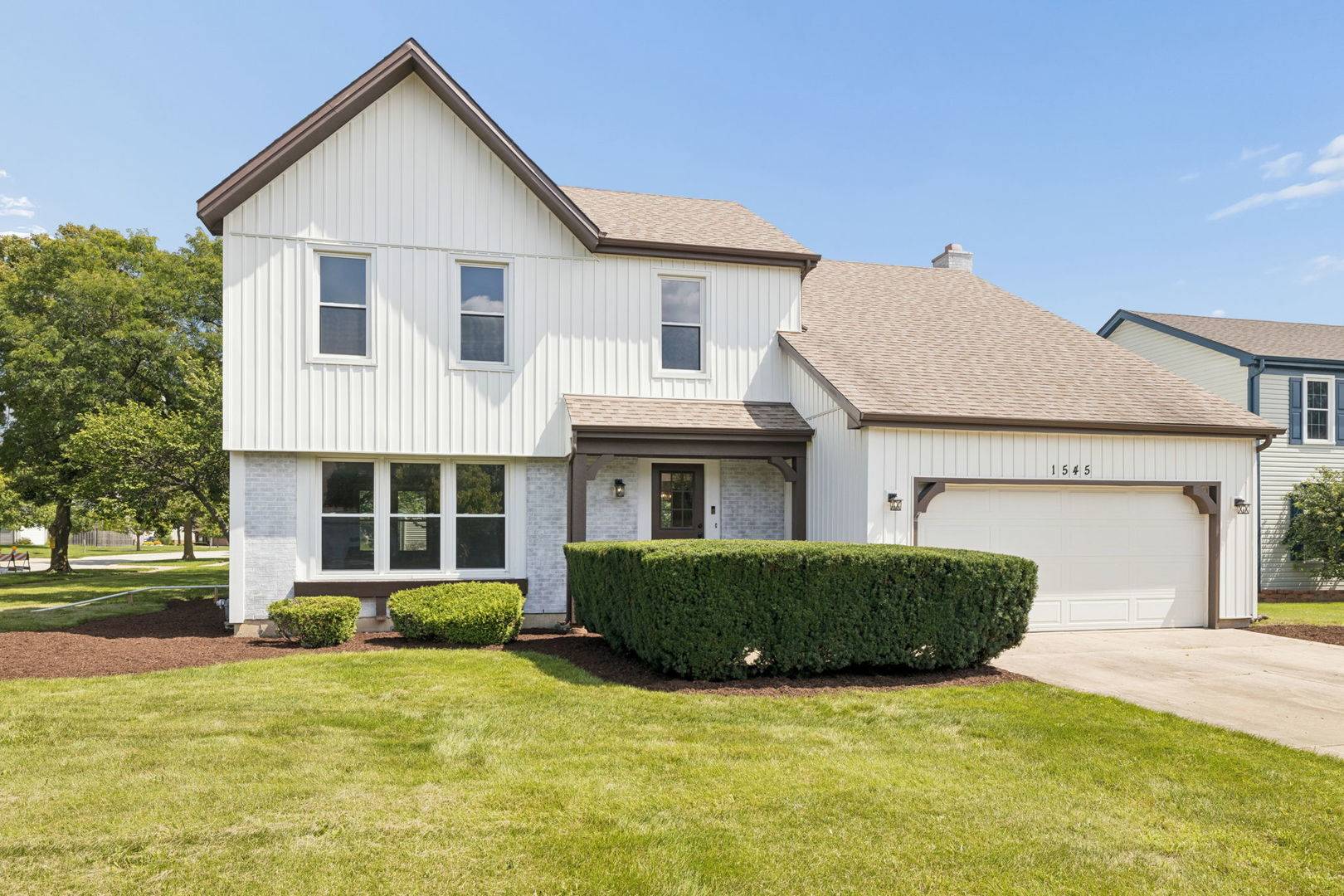 1545 Scottdale CIR, Wheaton, IL 60189