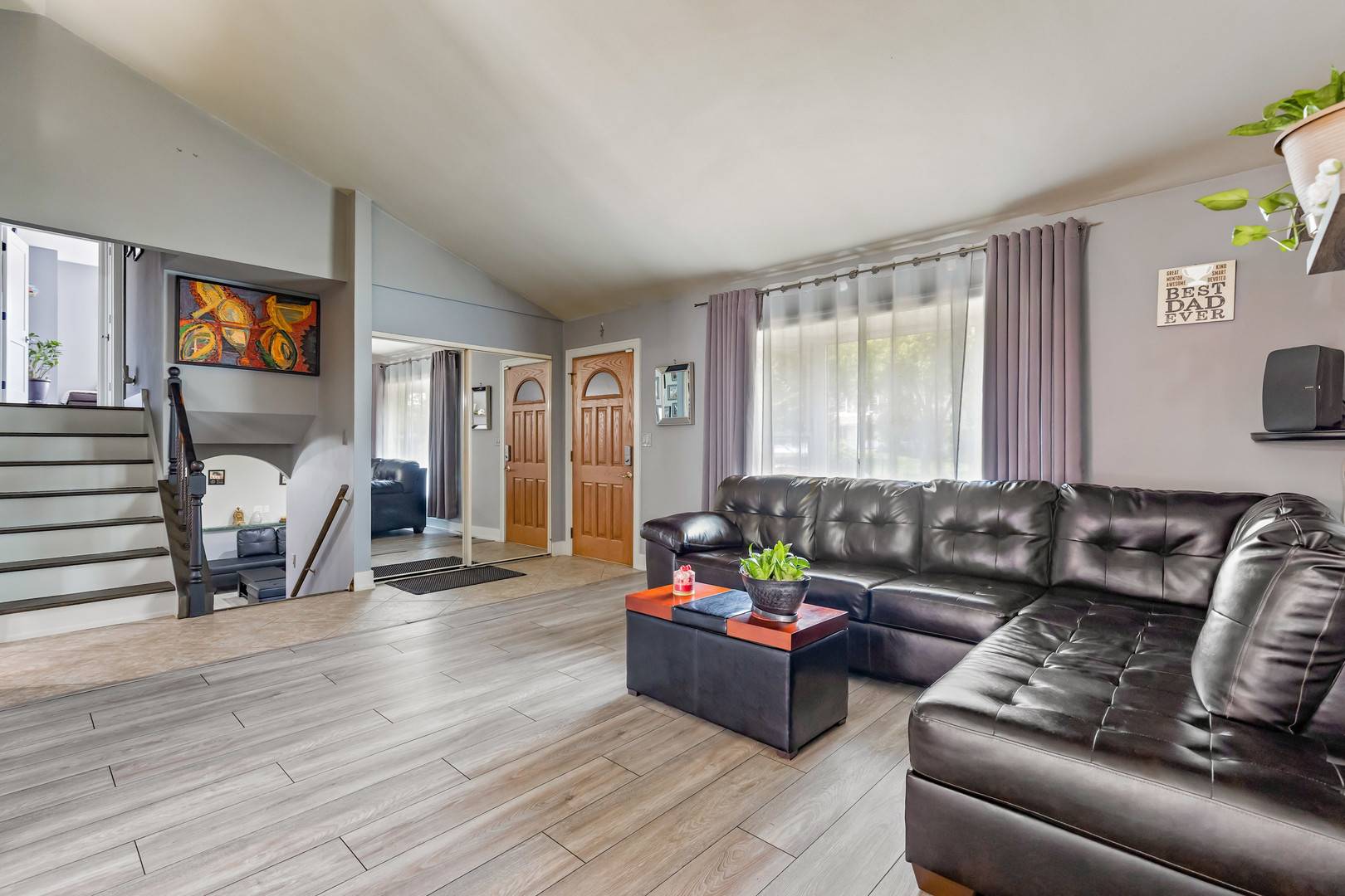850 Silverwood CT, Lake Zurich, IL 60047