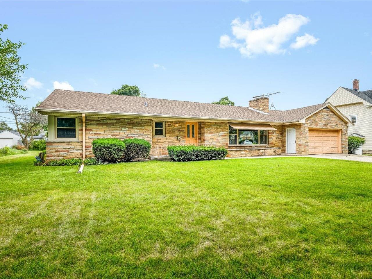 1324 S 3rd ST, St. Charles, IL 60174