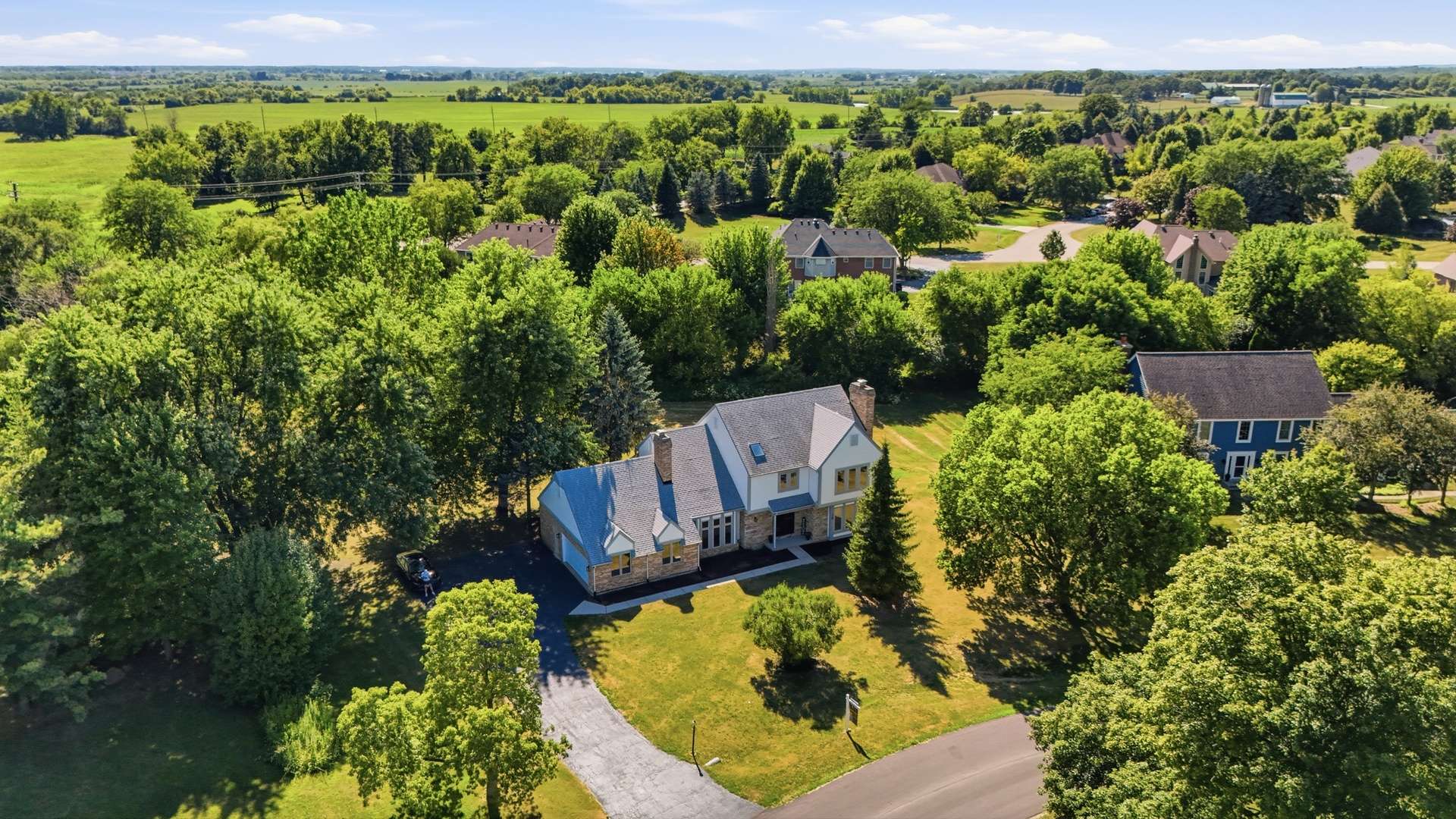 7711 Dairy LN, Lakewood, IL 60014