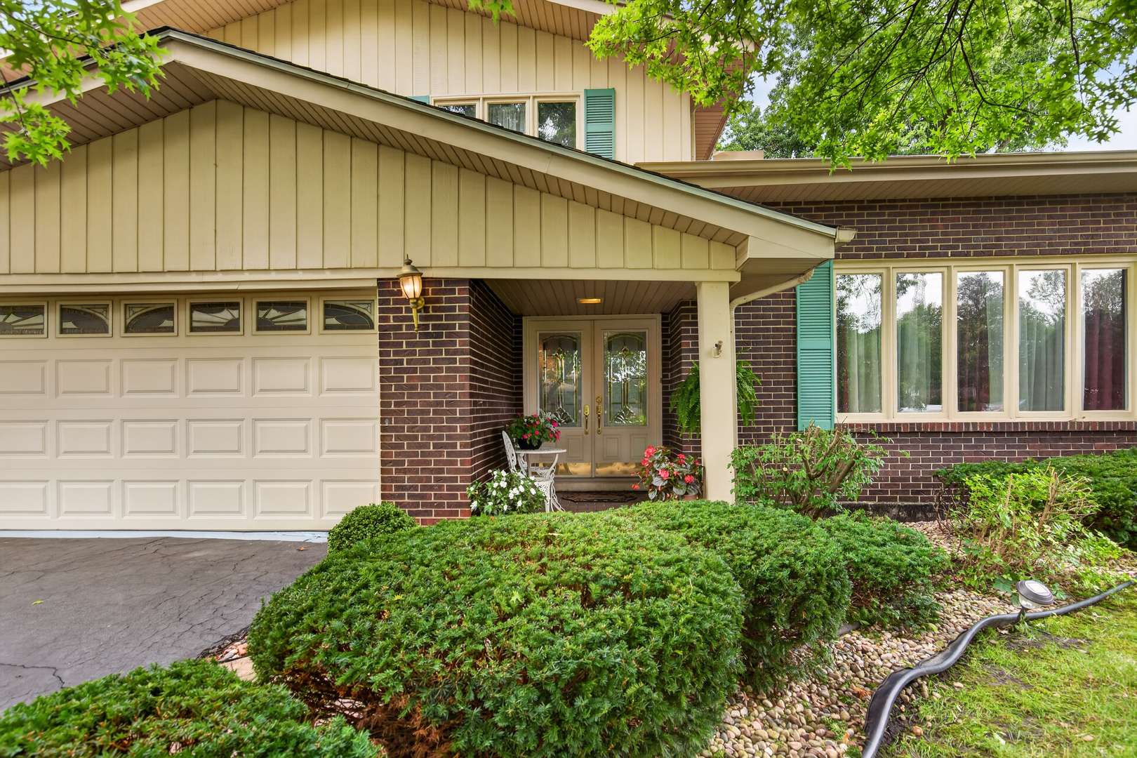 13030 S Cypress LN, Palos Heights, IL 60463