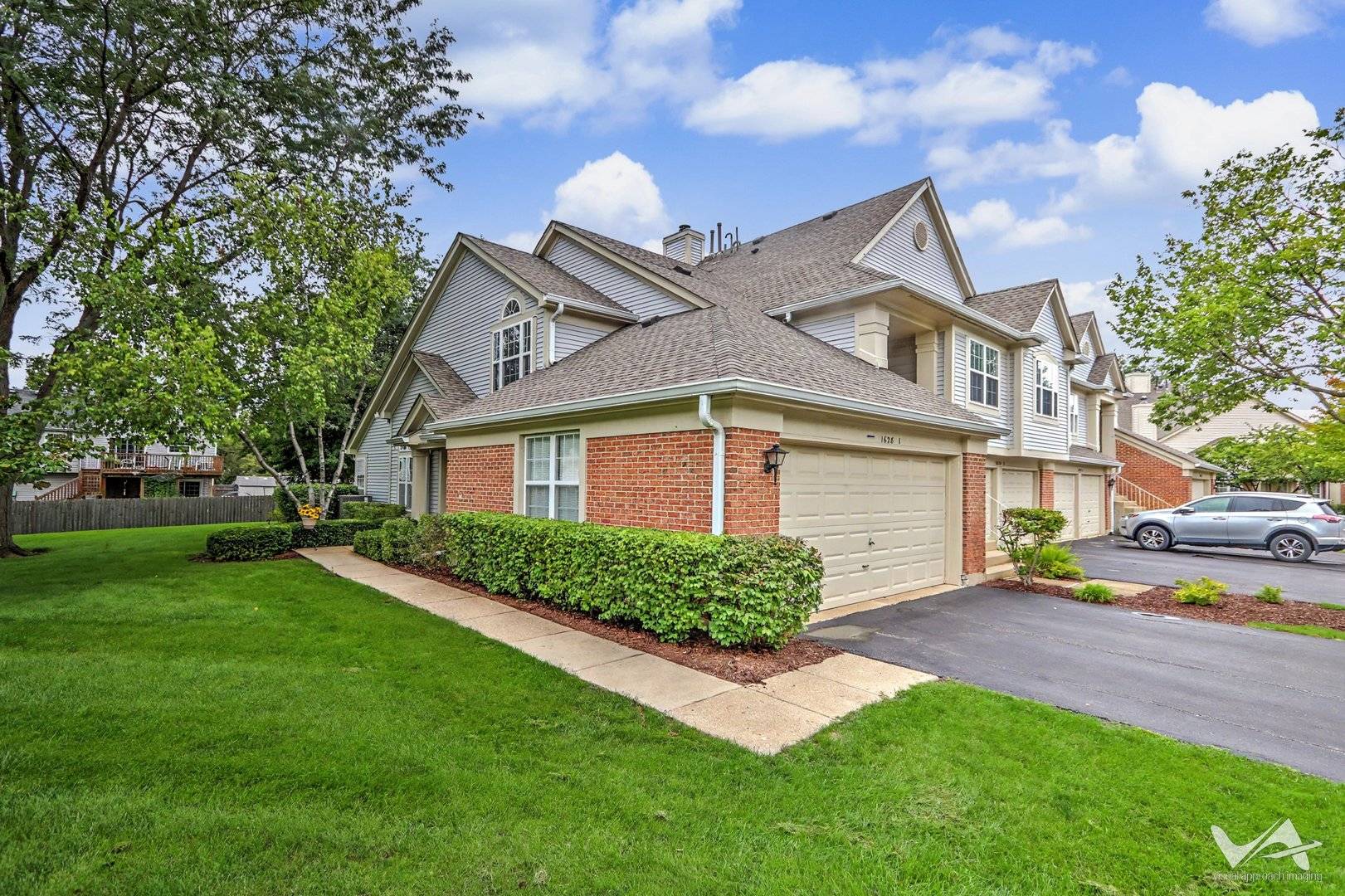 1628 Columbia CIR #1, Bartlett, IL 60103