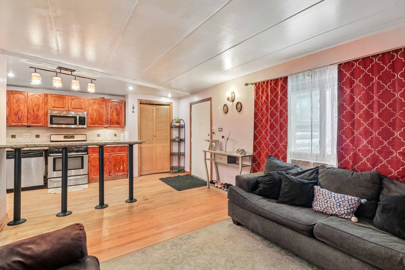 10033 Irving Park RD #1B, Schiller Park, IL 60176