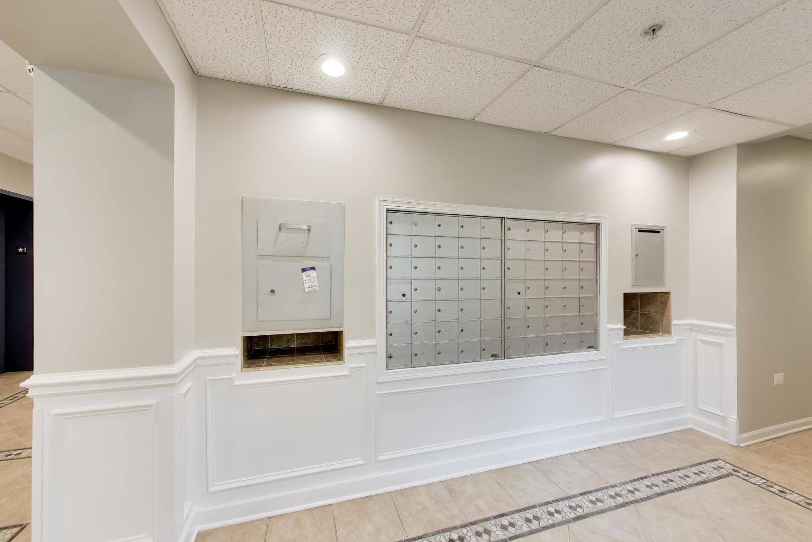 6801 N Milwaukee AVE #410, Niles, IL 60714