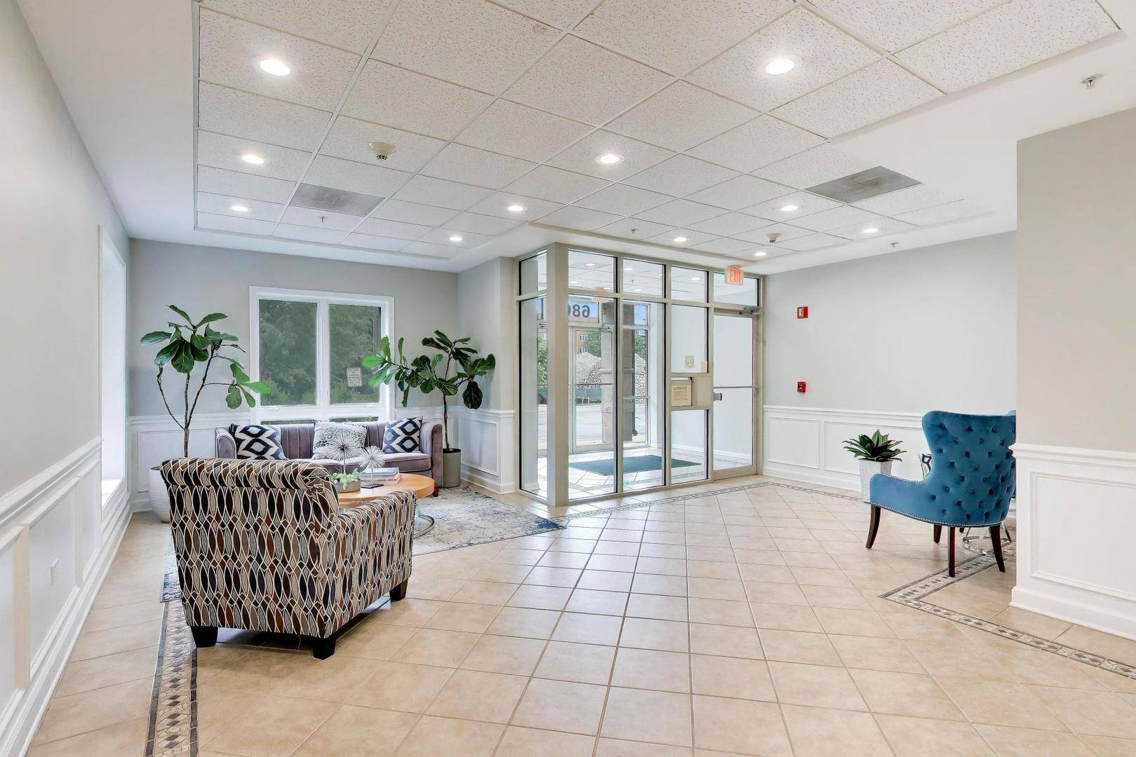 6801 N Milwaukee AVE #410, Niles, IL 60714