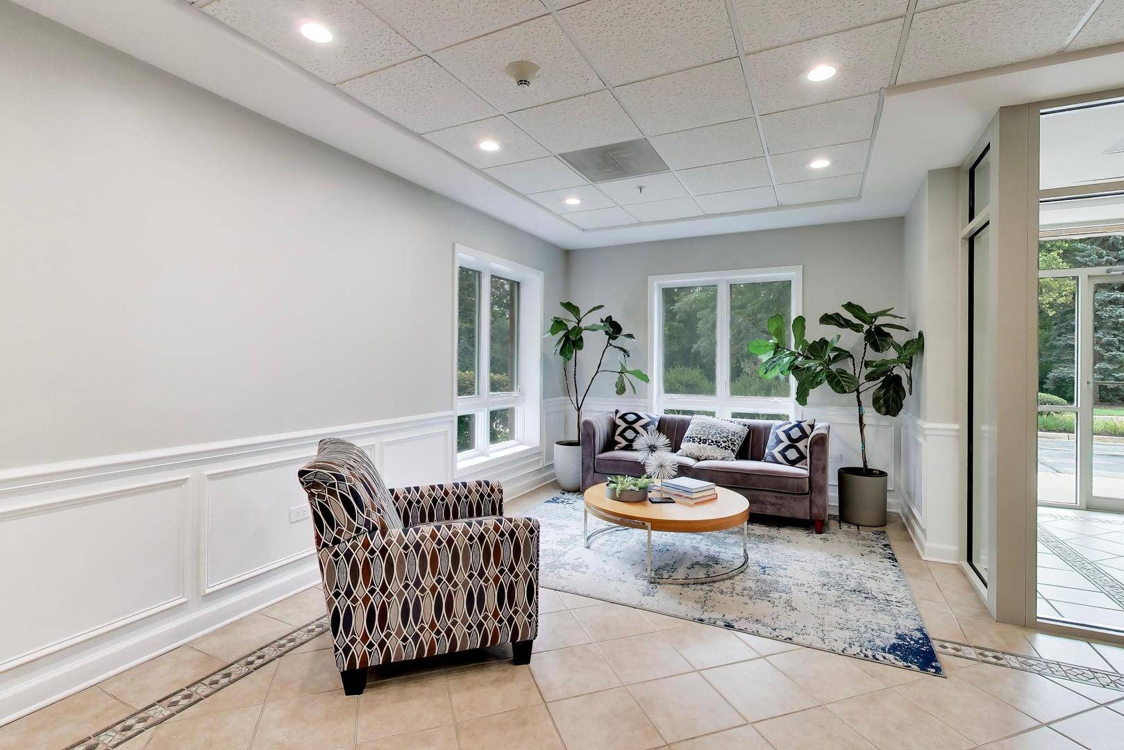 6801 N Milwaukee AVE #410, Niles, IL 60714