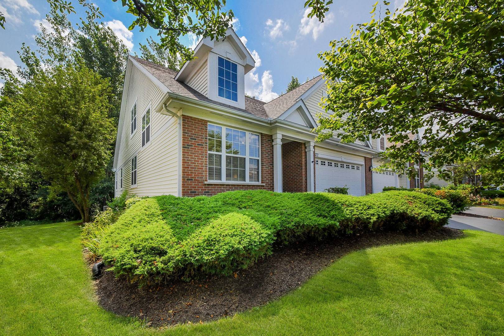 322 Quarry Ridge CIR, Sugar Grove, IL 60554