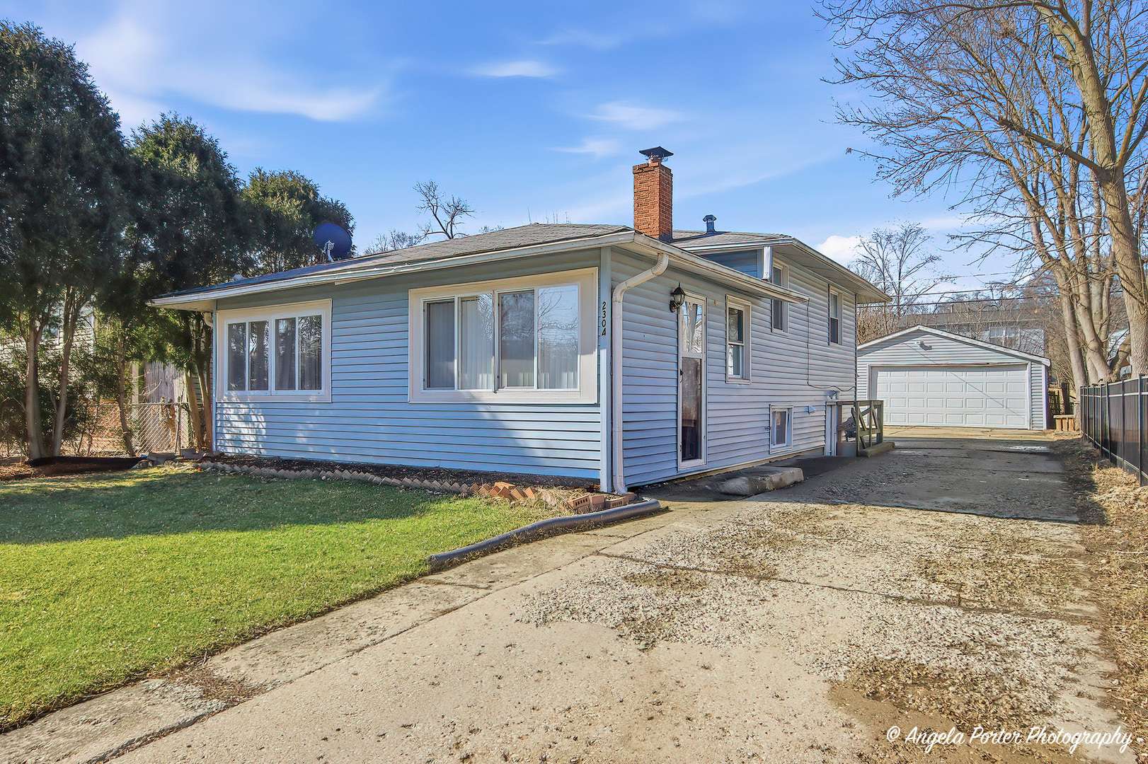 2304 Dickey AVE, North Chicago, IL 60064