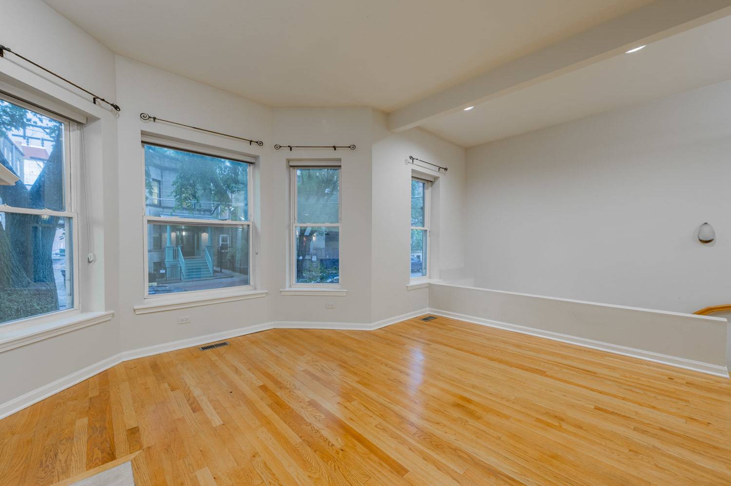 1017 W DAKIN AVE #1, Chicago, IL 60613