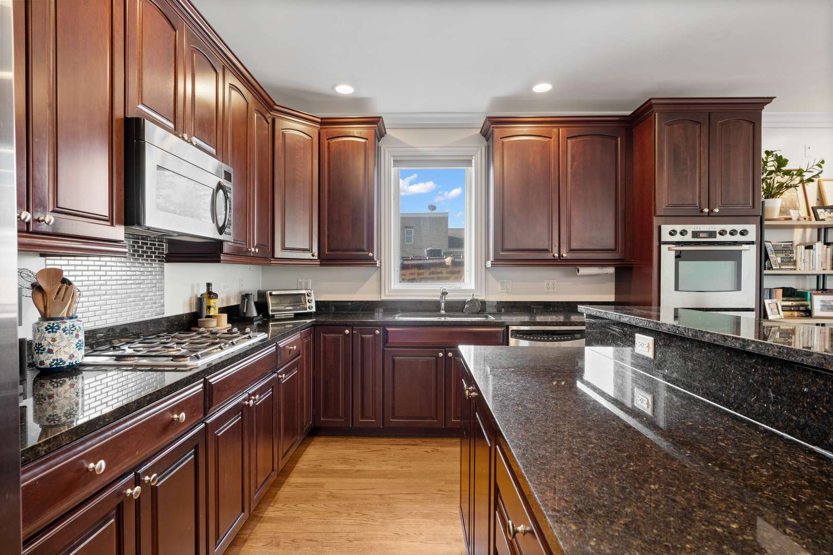 3531 N WILTON AVE #4, Chicago, IL 60657