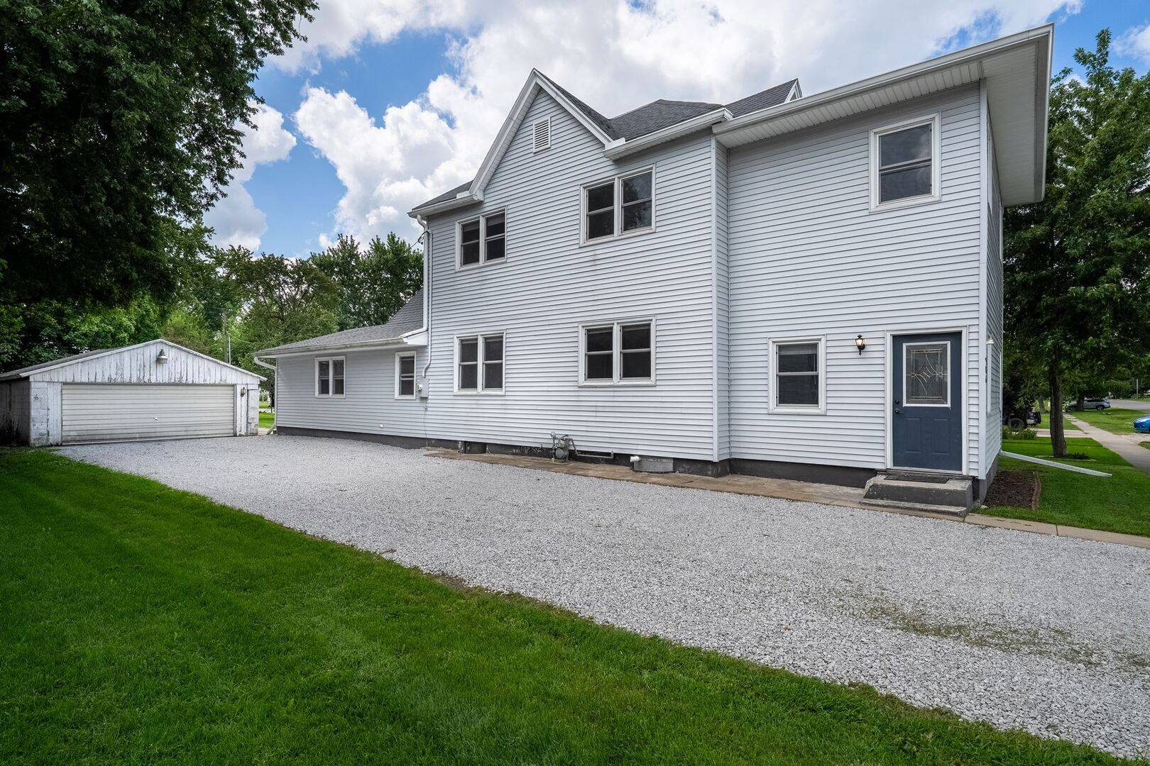 306 W Main ST, Stanford, IL 61774