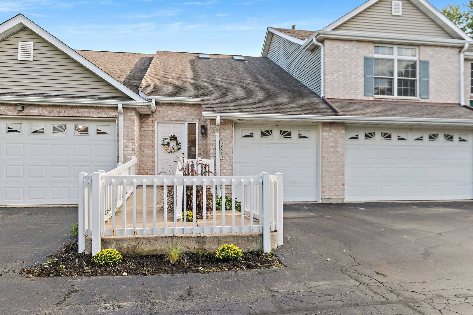 3853 South Pointe DR #B, Dekalb, IL 60115