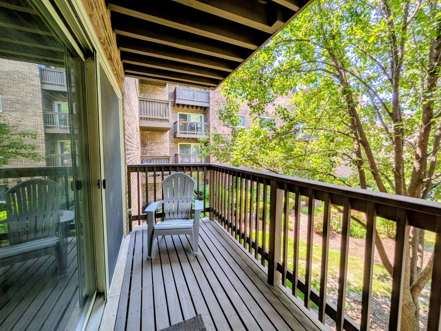 700 Perrie DR #213, Elk Grove Village, IL 60007