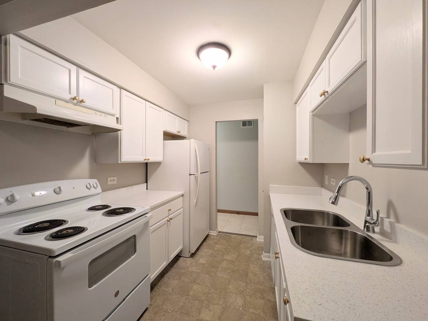 700 Perrie DR #213, Elk Grove Village, IL 60007