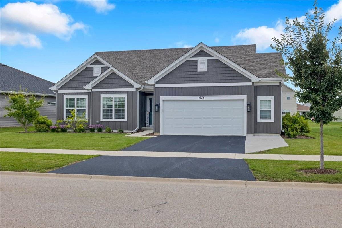 635 Maplewood CIR, Elburn, IL 60119