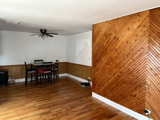 1805 Jamestown CIR, Hoffman Estates, IL 60169