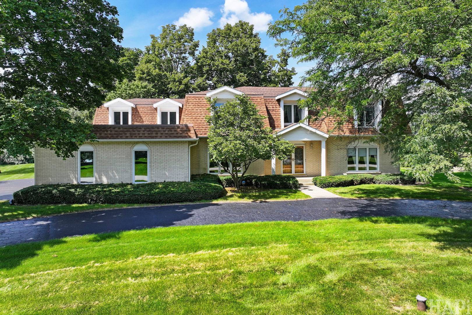 55 Watergate DR, South Barrington, IL 60010