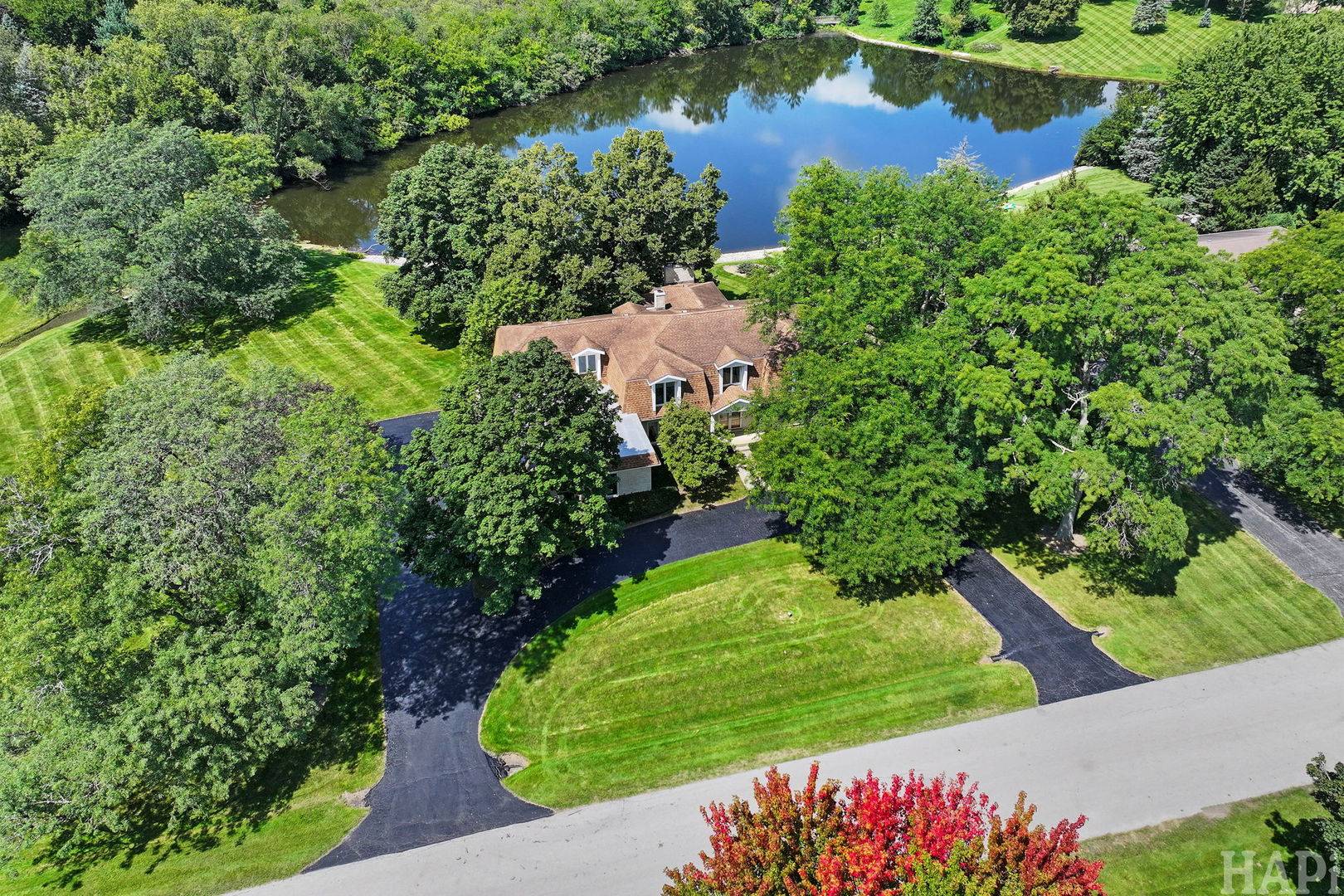 55 Watergate DR, South Barrington, IL 60010