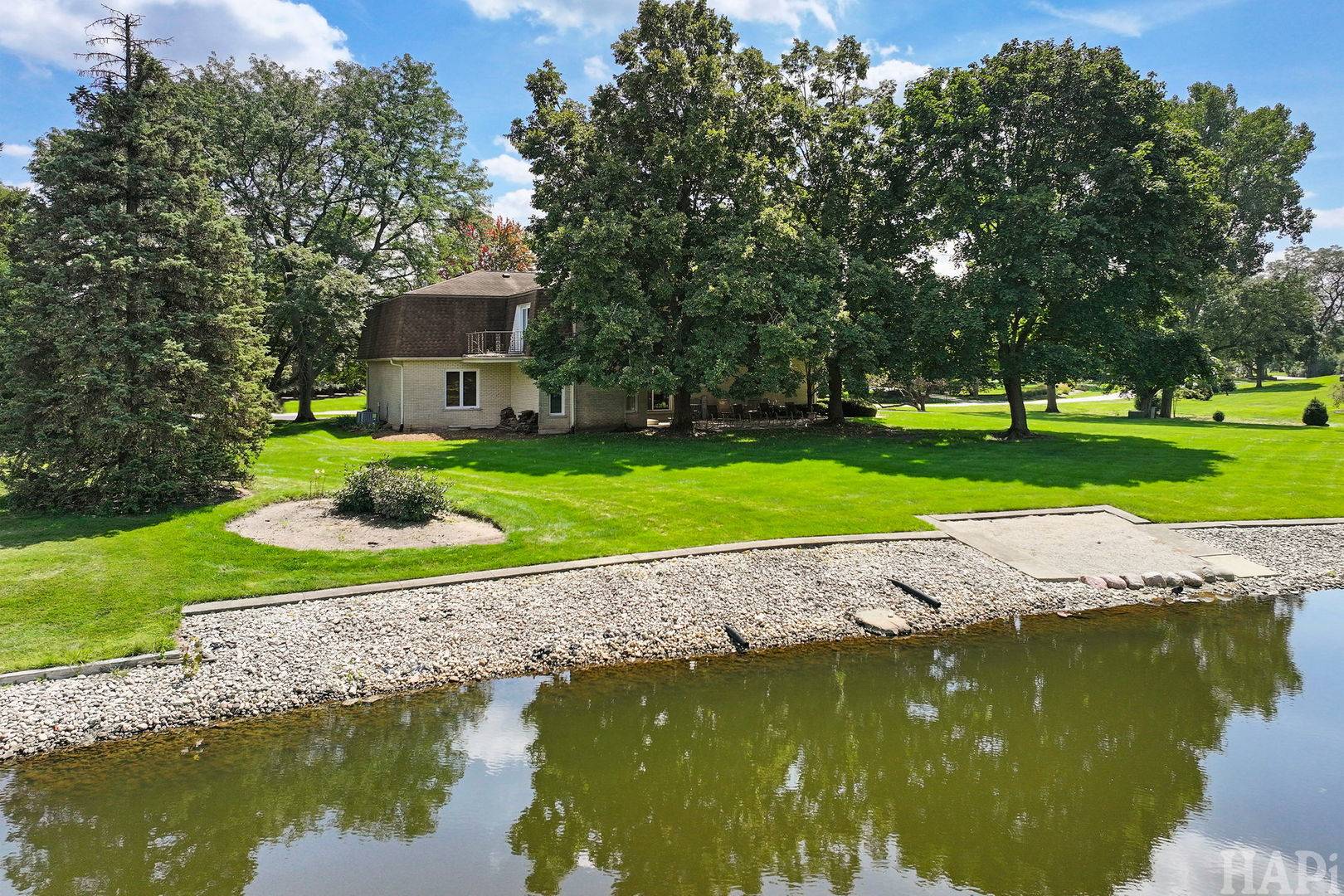 55 Watergate DR, South Barrington, IL 60010