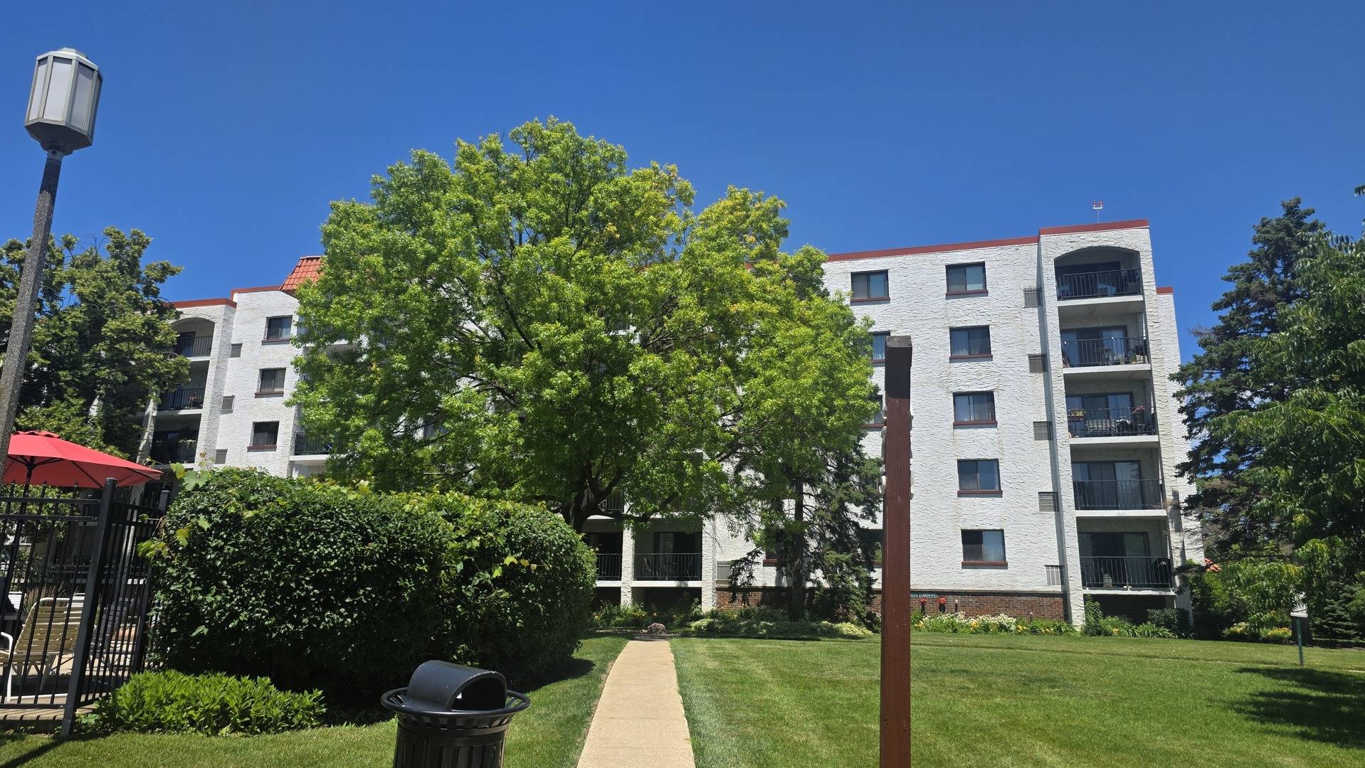 475 PLUM CREEK DR #401, Wheeling, IL 60090