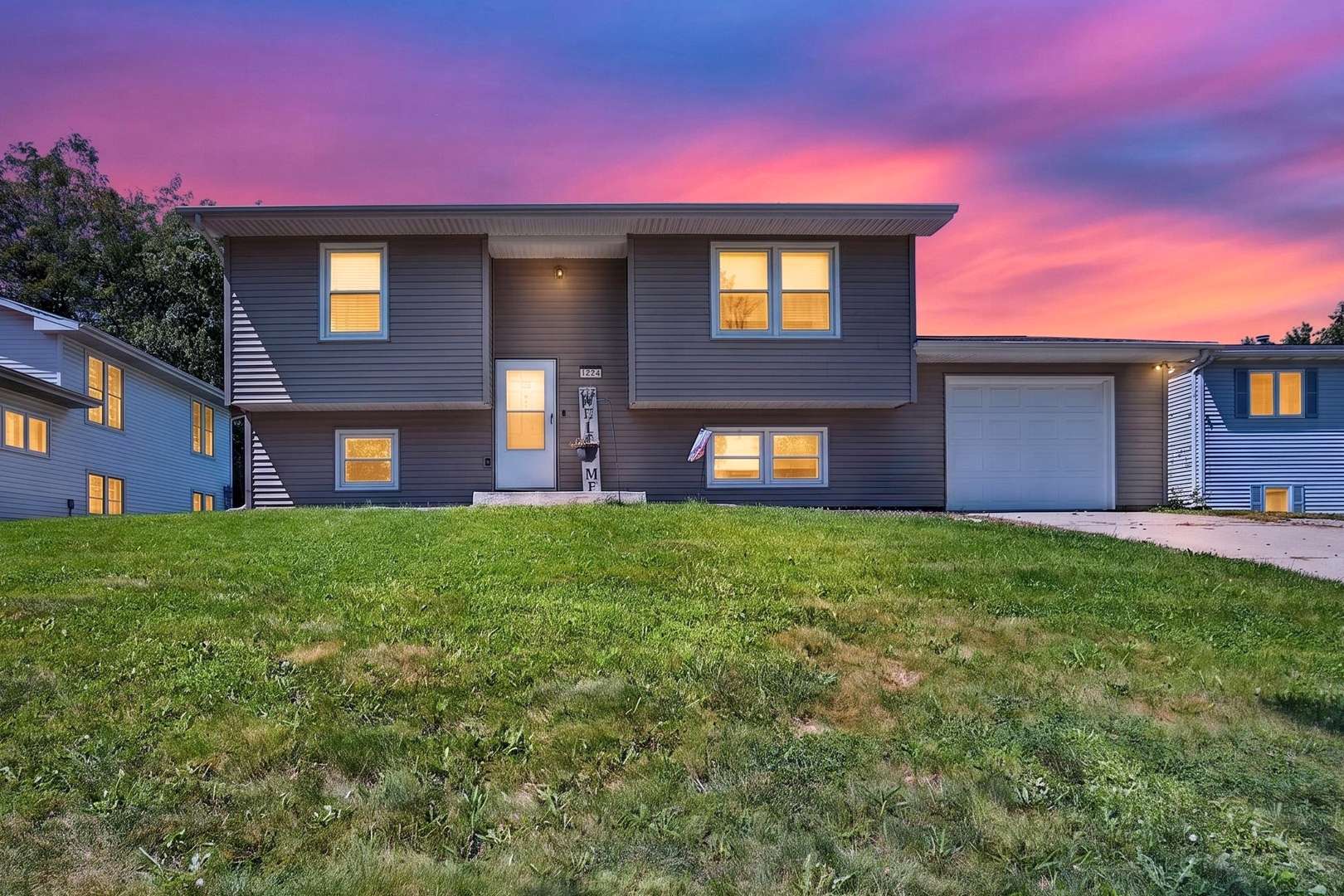 1224 N Hershey RD, Bloomington, IL 61704