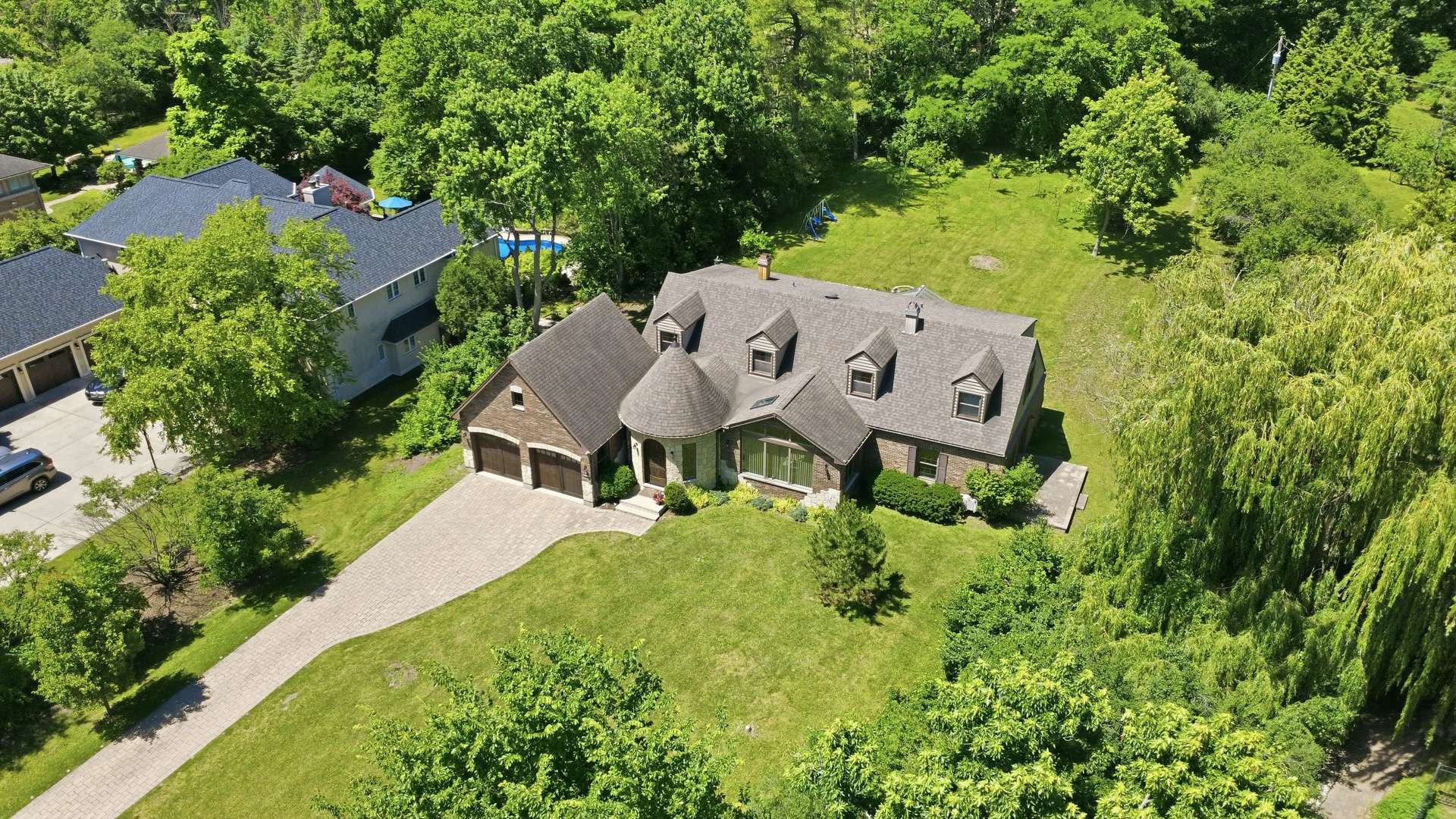 10S230 Grant ST, Burr Ridge, IL 60527