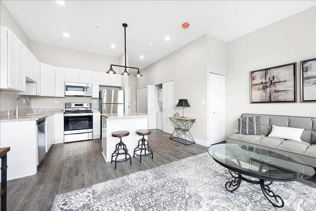 1101 Ritter ST #206, North Aurora, IL 60542