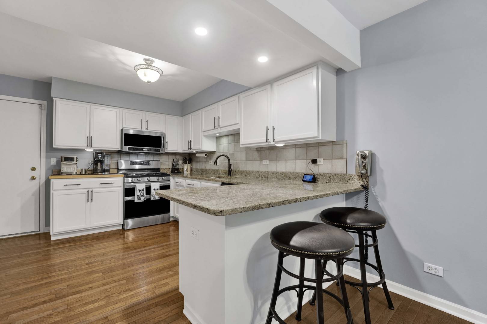 1863 Tamahawk LN, Naperville, IL 60564