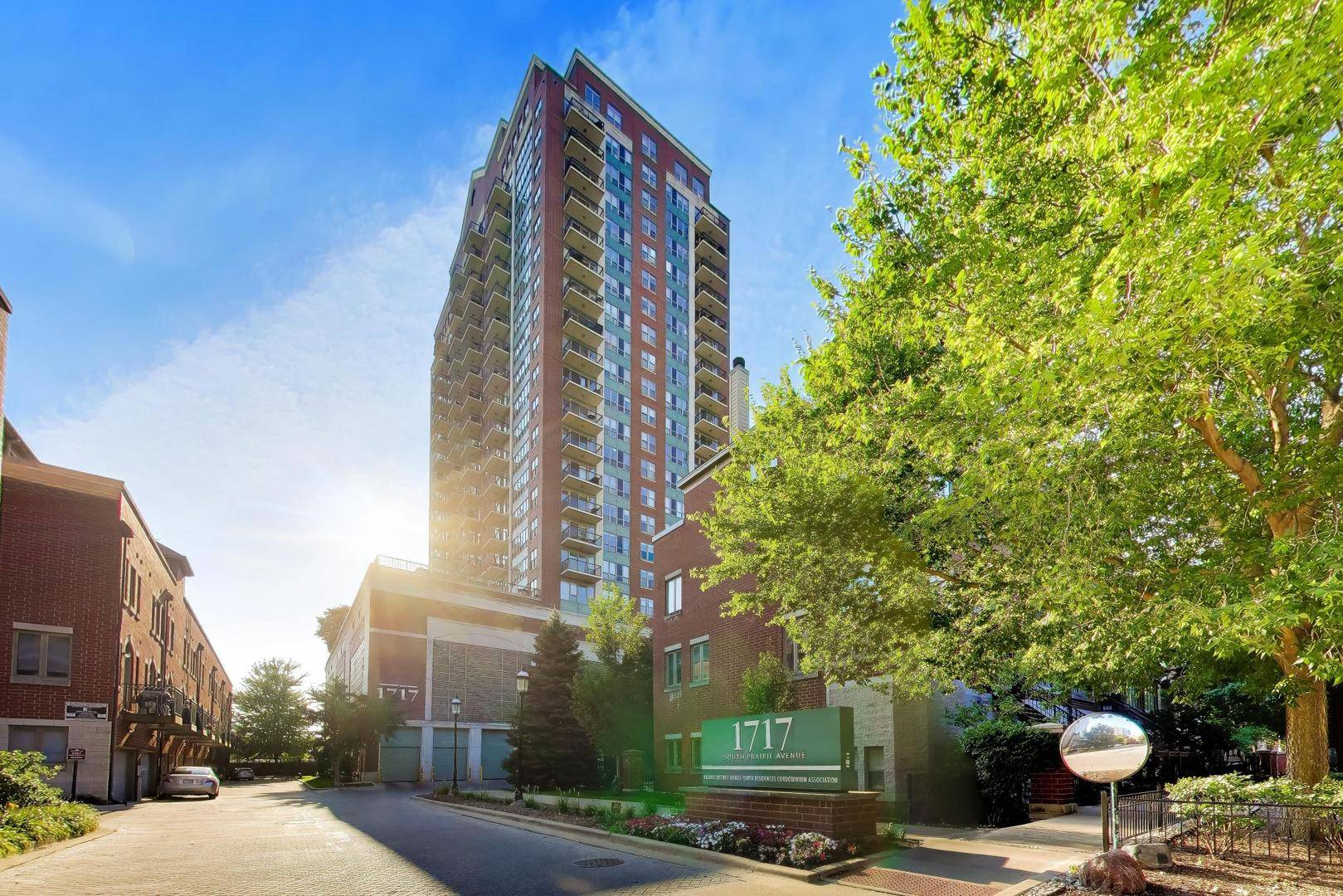 1717 S PRAIRIE AVE #1204, Chicago, IL 60616