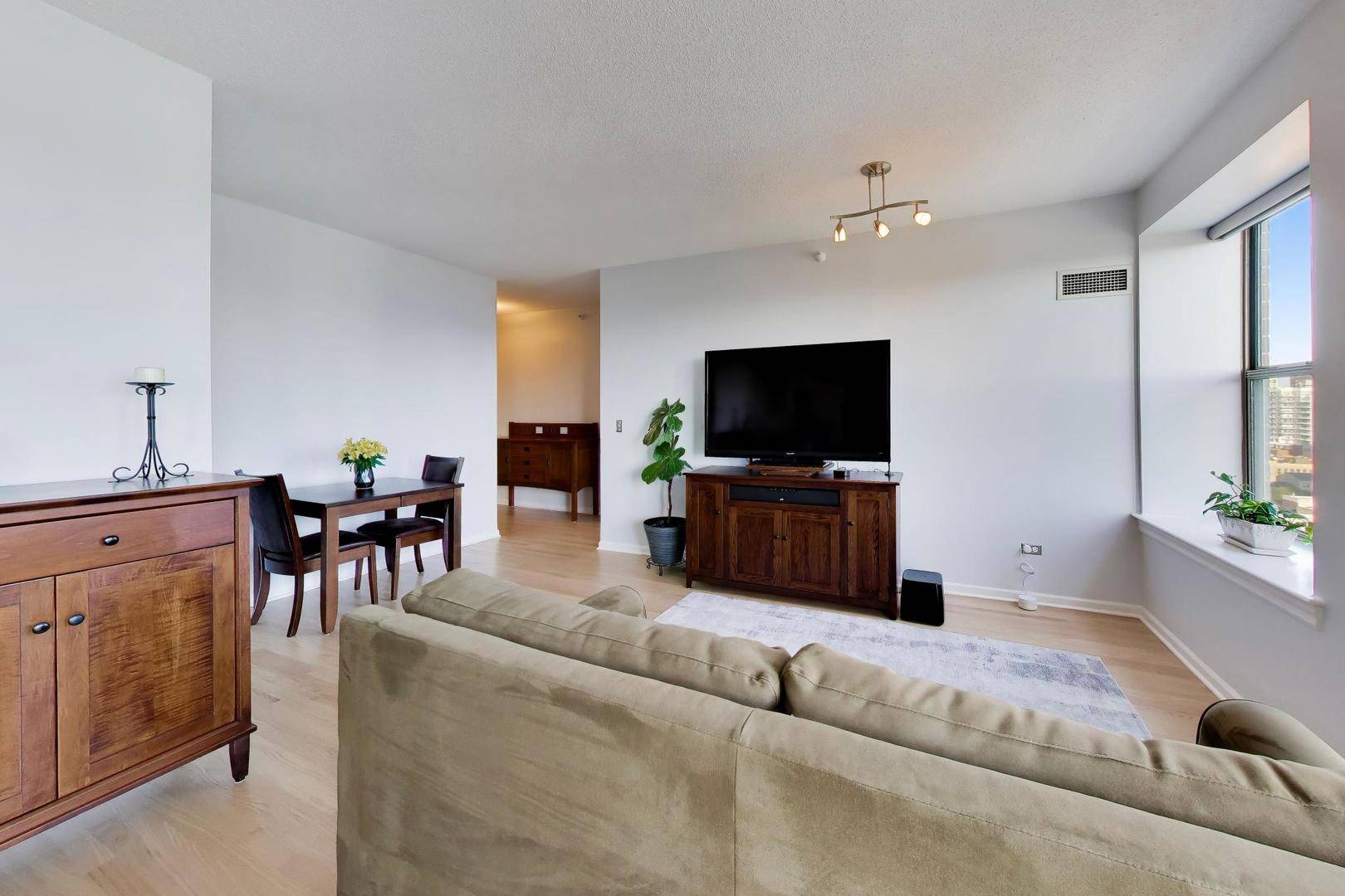 1717 S PRAIRIE AVE #1204, Chicago, IL 60616