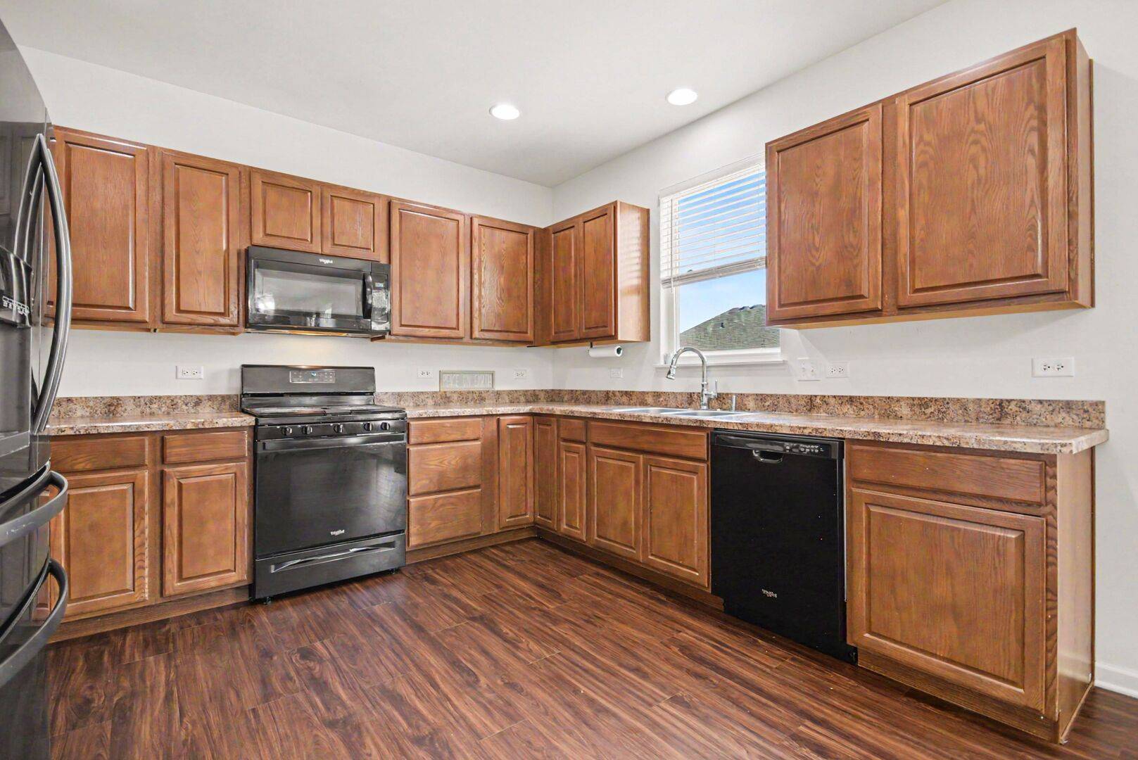 1911 Willoughby LN, Joliet, IL 60431