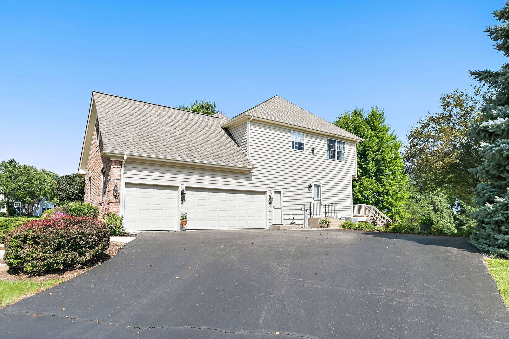 1204 Lorden CT, Cary, IL 60013