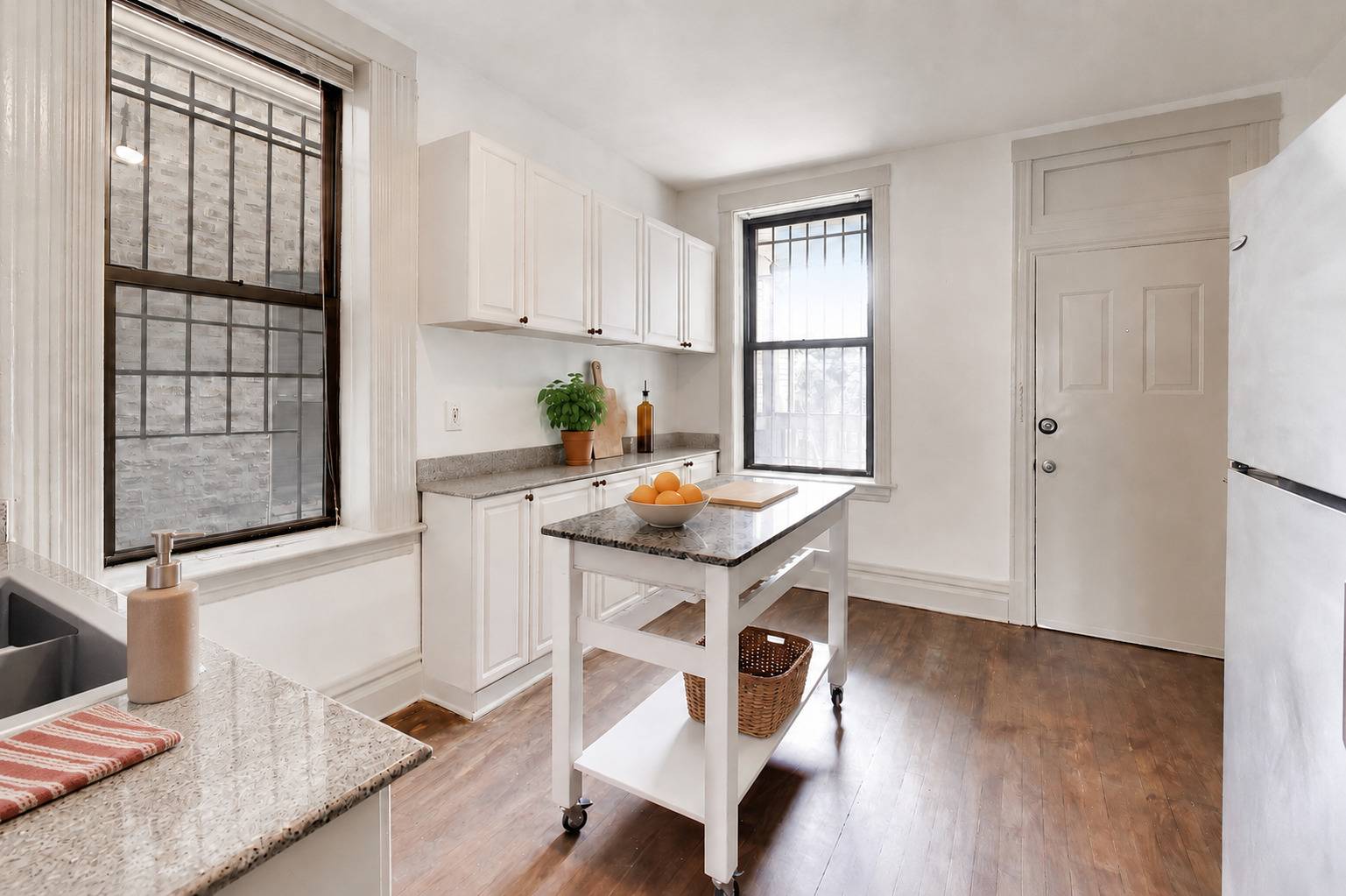 1532 N Greenview AVE #1F, Chicago, IL 60642
