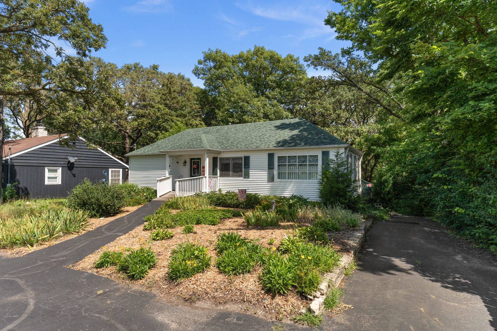 319 S Lincolnway ST, North Aurora, IL 60542