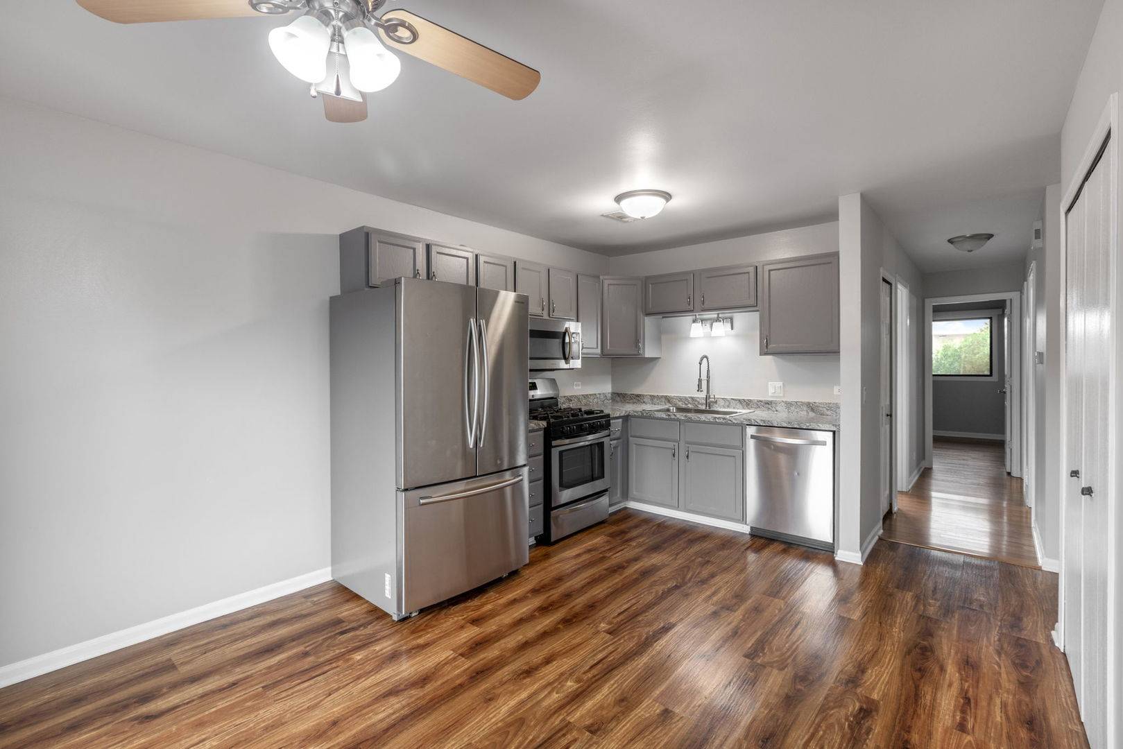 720 Sundown RD #F, South Elgin, IL 60177