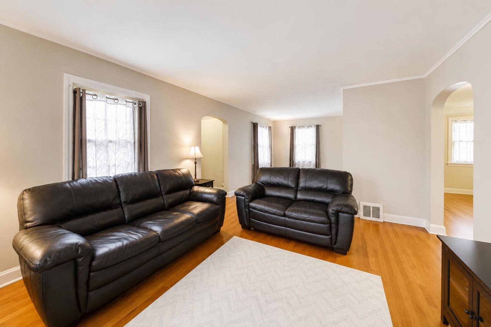 5141 N Octavia AVE, Harwood Heights, IL 60706