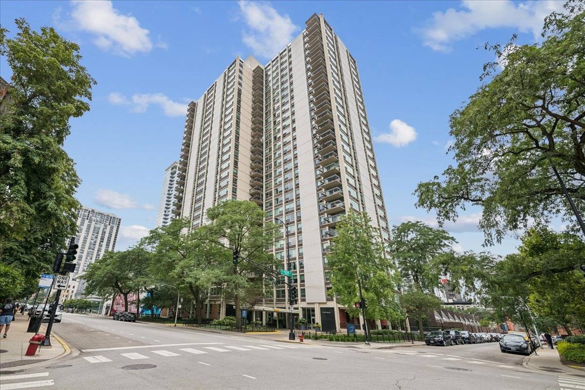 1255 N Sandburg TER #1508, Chicago, IL 60610
