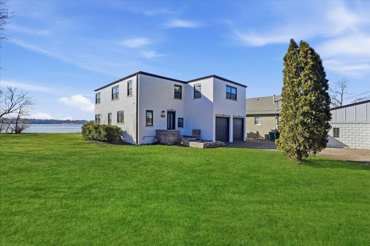 297 E Lakeview AVE, Round Lake Beach, IL 60073