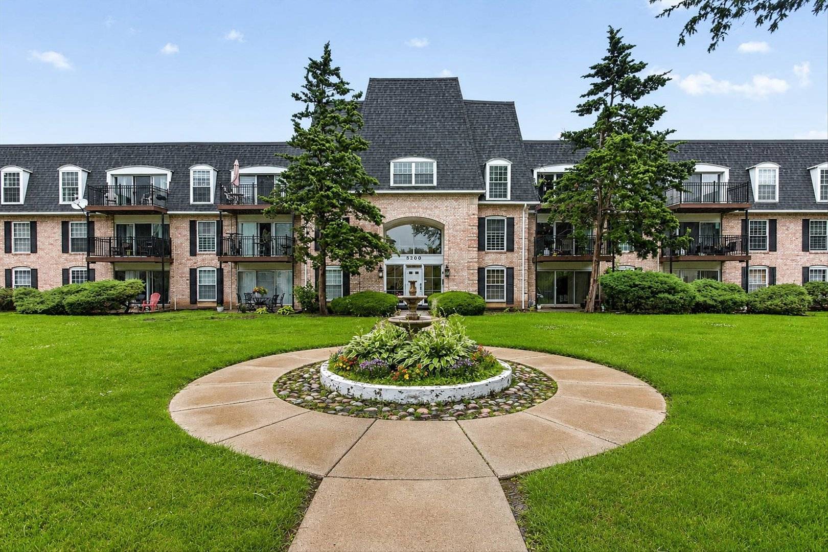 5200 CARRIAGEWAY DR #317, Rolling Meadows, IL 60008