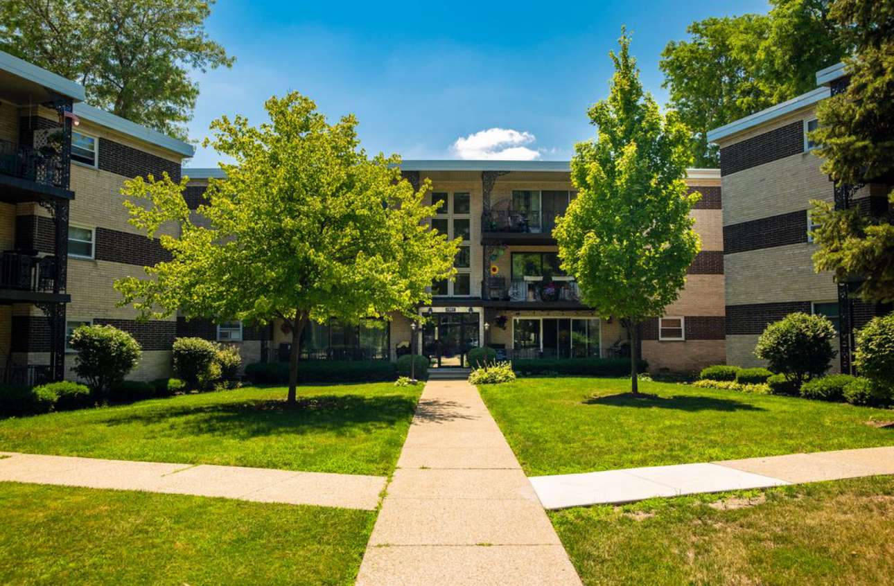 1007 8th AVE #10, La Grange, IL 60525