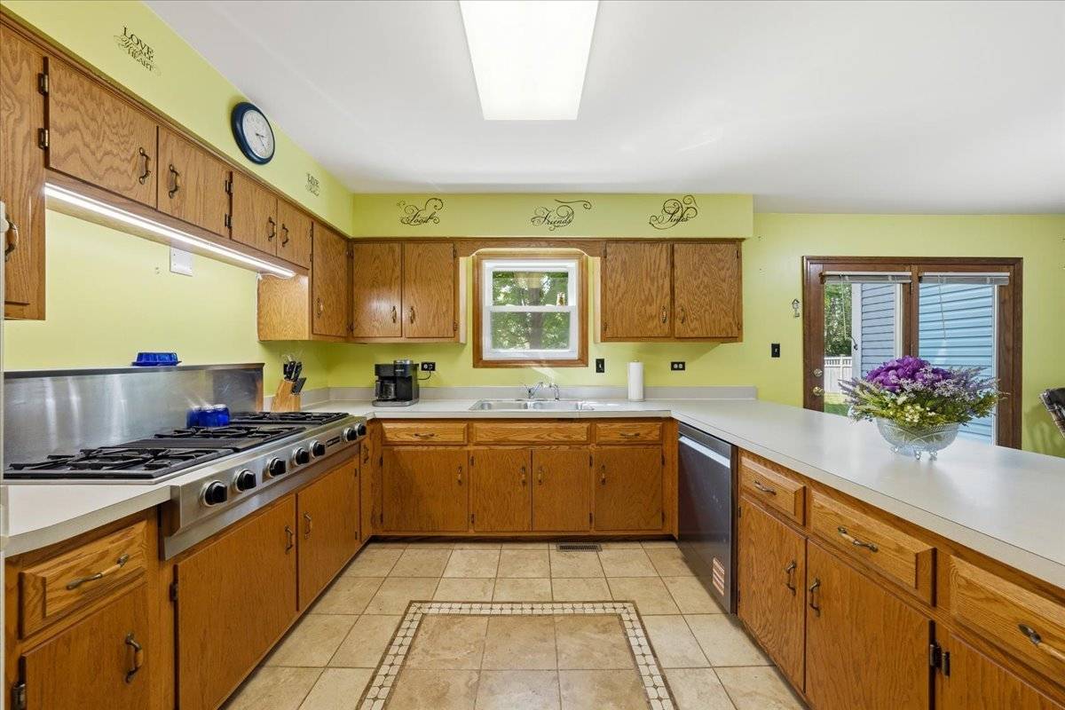 16020 S Howard ST, Plainfield, IL 60586