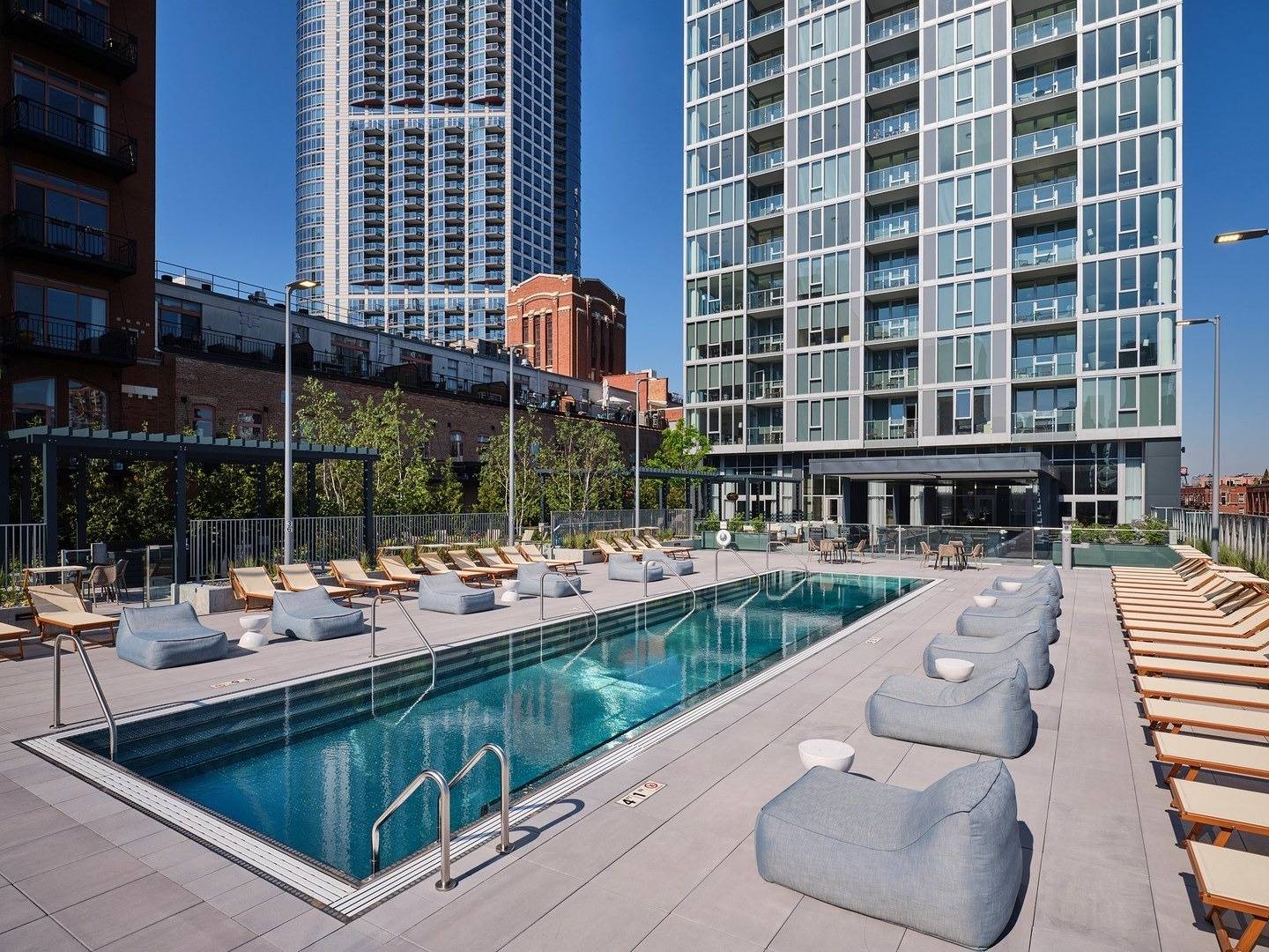 369 W Grand AVE #4001, Chicago, IL 60654