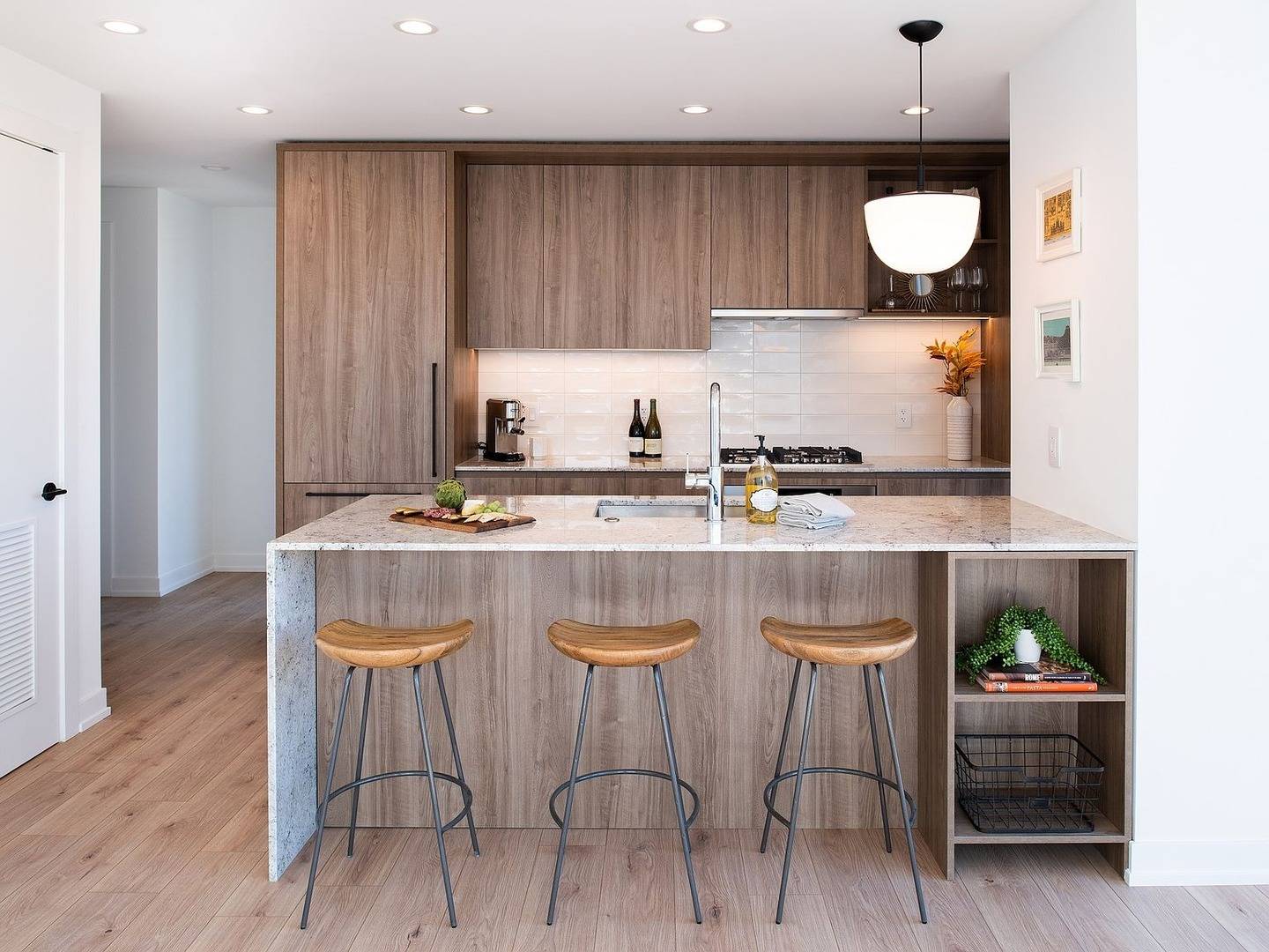 369 W Grand AVE #4001, Chicago, IL 60654