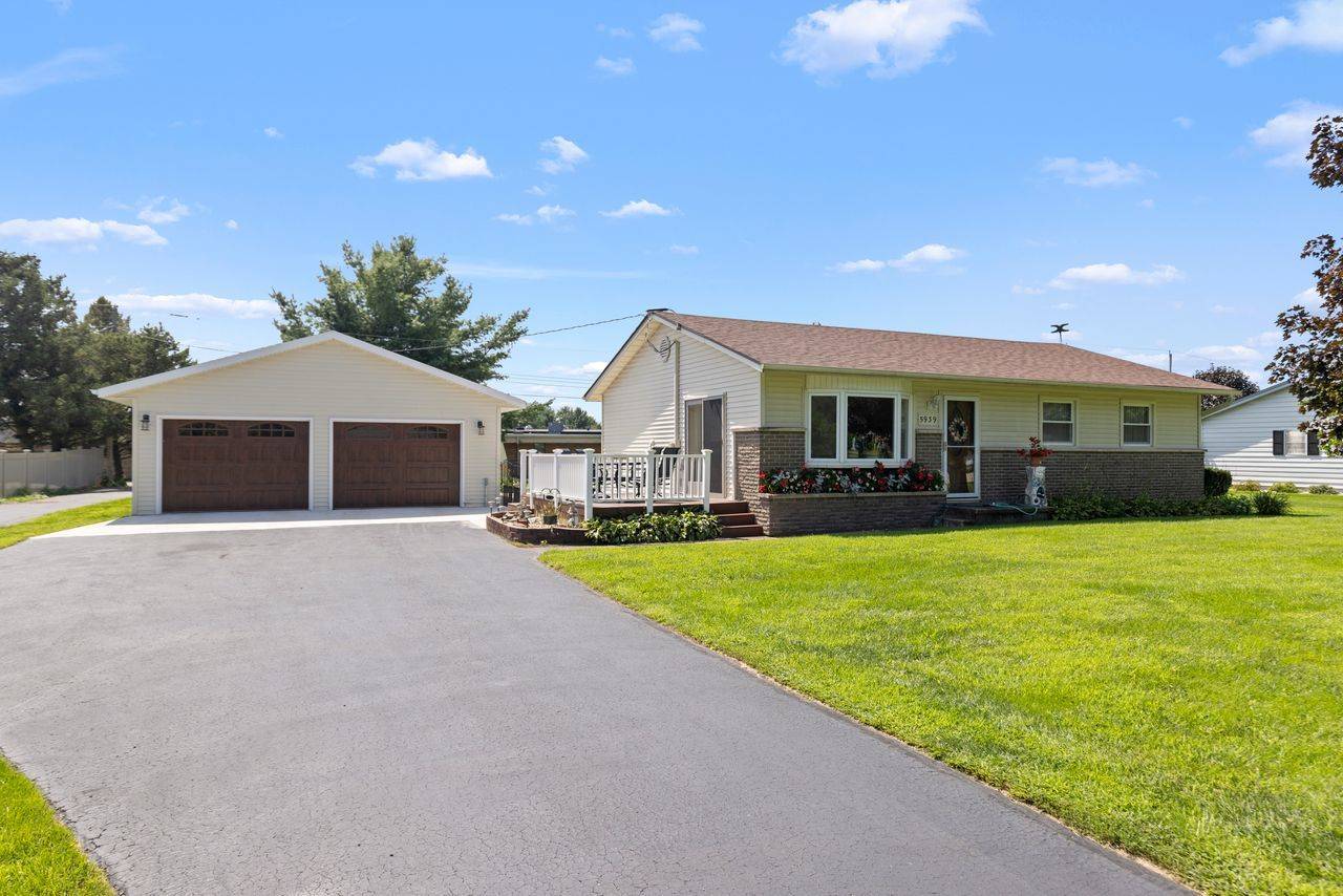 5939 Vesper DR, South Beloit, IL 61080