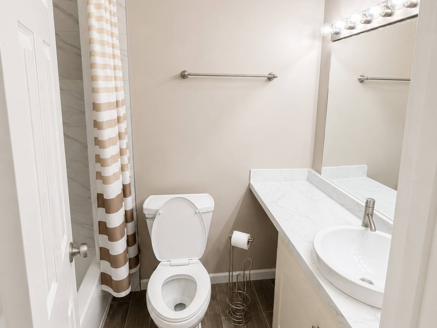 304 N Carter ST #101, Palatine, IL 60067