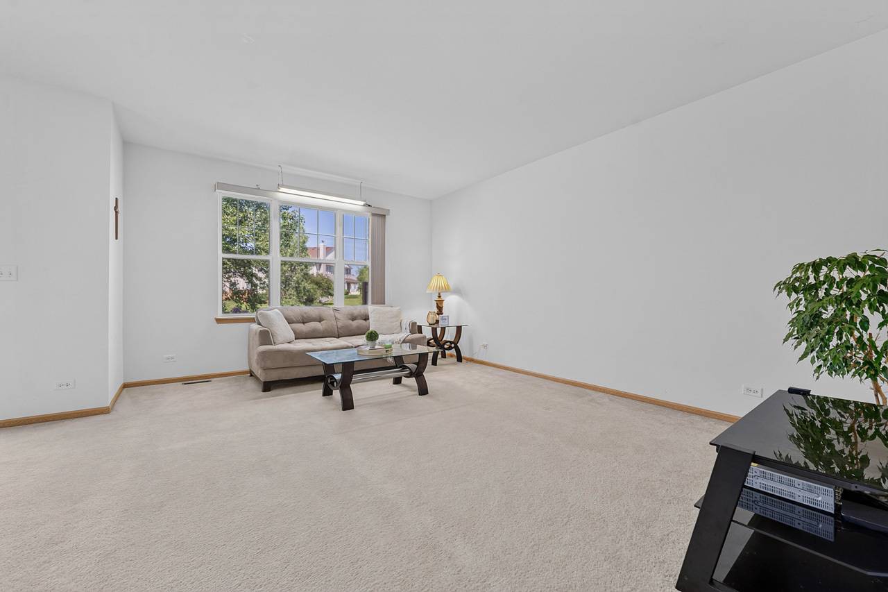 2835 Cattail CT #C, Wauconda, IL 60084