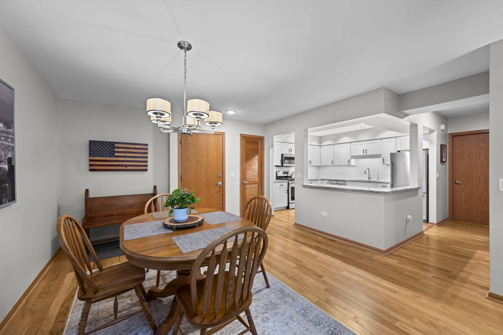 5360 N Lowell AVE #511, Chicago, IL 60630